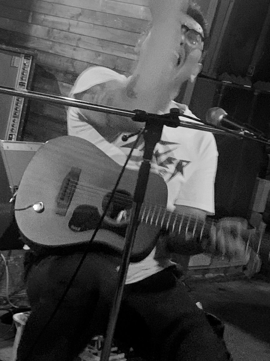 ピーポーズ！CAREGIVER！EL NUDO！FUCKER！
サイコーにカッコいいバンド達とサイコーにカッコいいお客さん達とハコ！

ありがとーございました！
今日は燃えたね
またお願いします🤲