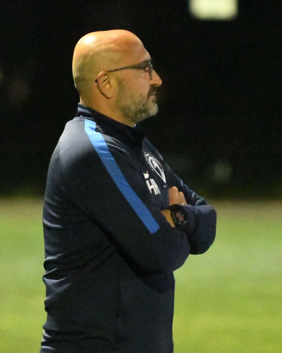 Shoutout to all the volunteers out there who brave the cold &amp; wet each weekend to keep our teams playing football 👏

#EAL