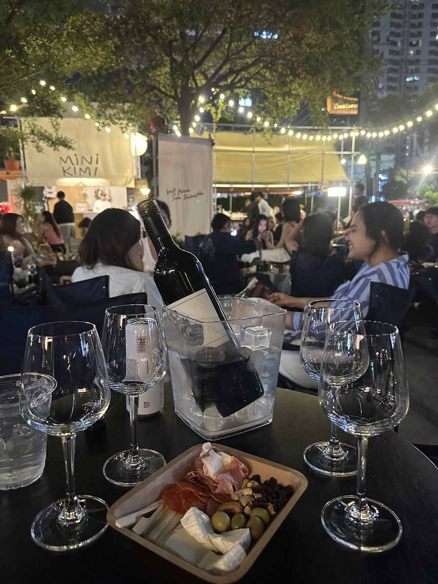 ไม่กดดัน แต่รออยู่วววจ้ะ พี่ <a href="/nahm_kk/">มนุษย์เมนส์</a> 🥂