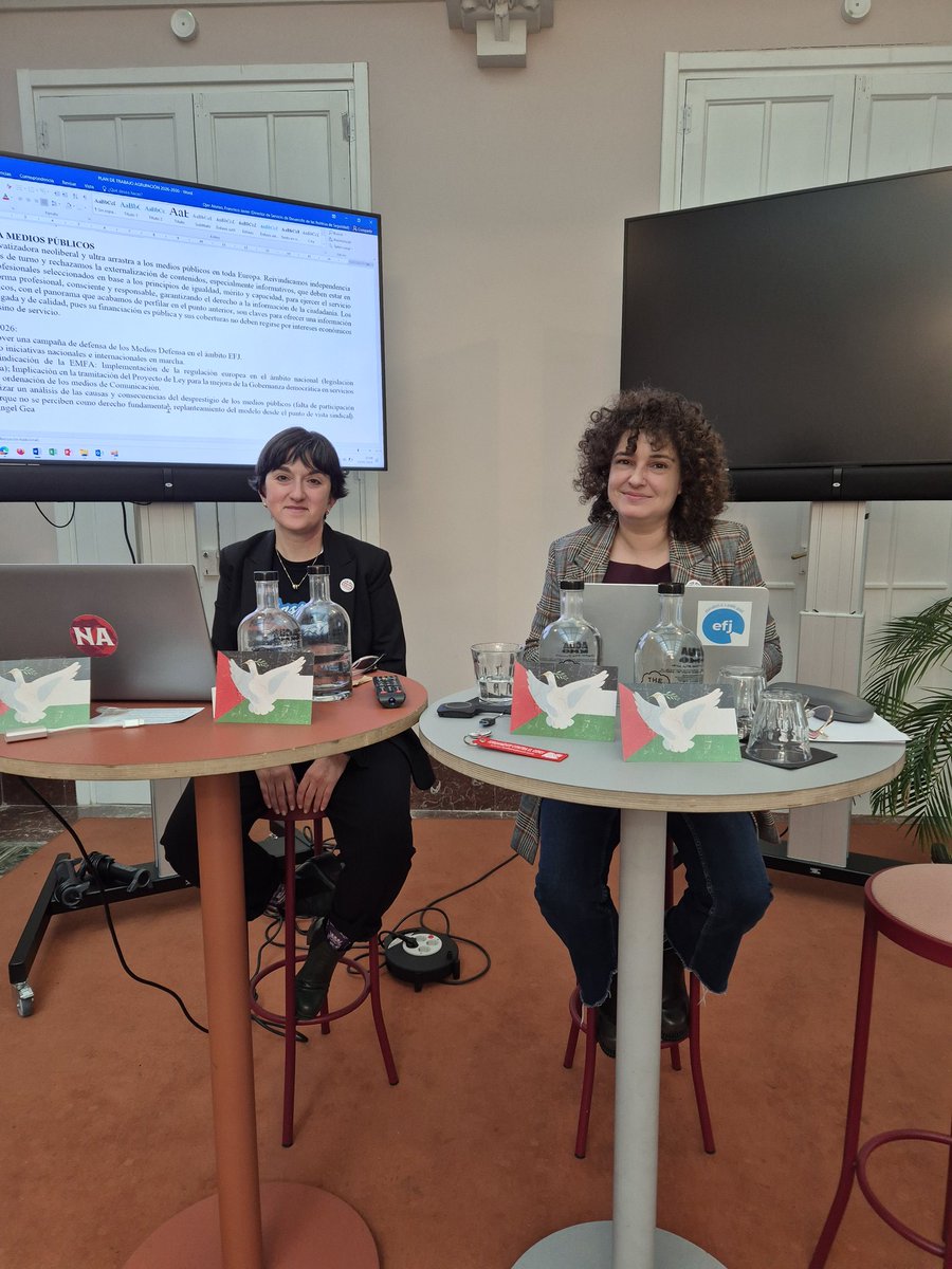 La compañera Montse Montaos asume la coordinación de <a href="/PeriodistasFSC/">Agrupación de Periodistas de FSC-CCOO</a> y toma el testigo de Marta Barcenilla. En la asamblea hemos aprovechado para ahondar en formación en IA, hablar de desinformación, transparencia de medios, regulación. Tenemos nuevo plan de trabajo para 4 años.