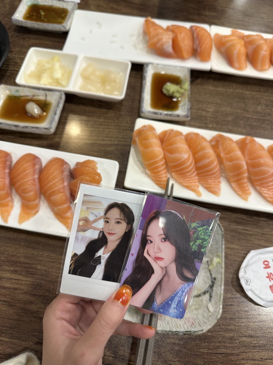 팬싸 가서 소중한 루다팬이랑 
친구가 되었어요🤍
오늘 하루종일 너무너무 고마웠어요😍
또 만나요 우리🫶🏻