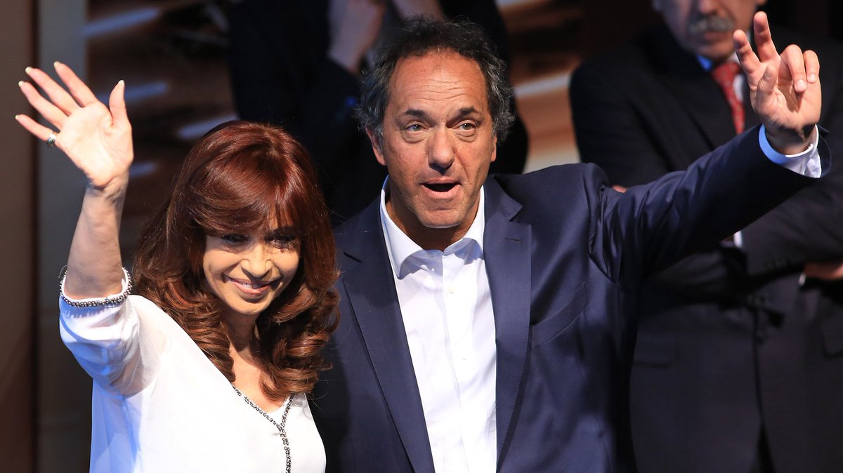 Rosariociudadok's tweet photo. El Jefe del supermercadista Brom es el hackeador de la Matrix 

Vice de Nestor Kircher, Gobernador por el kirchnerismo en Buenos Aires, Secretario de turismo con Duhalde, Canciller de Alberto Fernández y hoy (MEGA CRACK) Secretario de Turismo de Javier Milei

EL PICHICHI https://t.co/zkfCH4WpQO