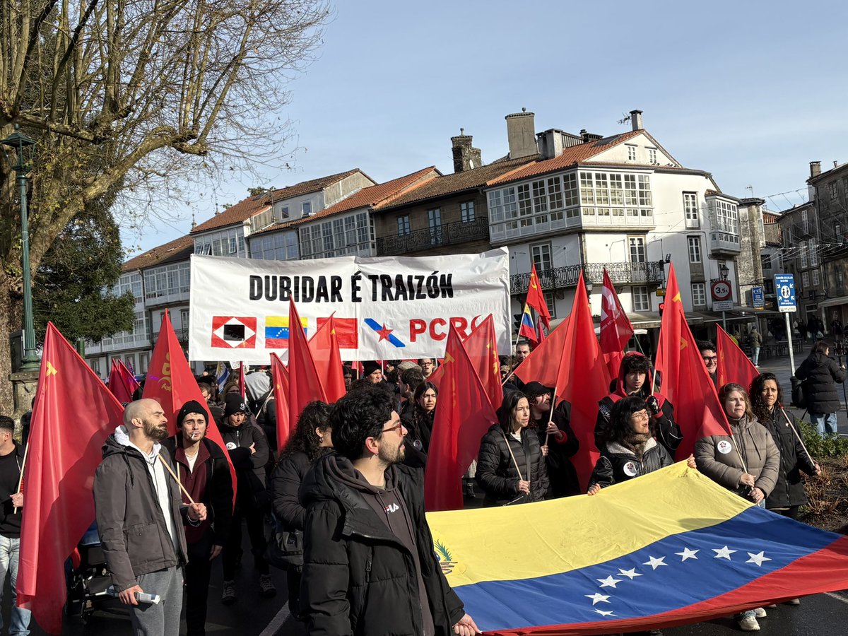 PCRG_gal's tweet image. O Partido Comunista pola República Galega na manifestación Antiimperialista unitaria apioando o Pobo, o Goberno, as Organizacions e as Comunas da República Bolivariana de Venezuela.

Dubidar é traizón!

Viva o internacionalismo proletario!