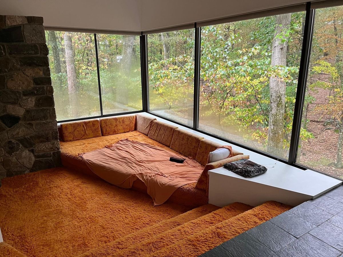 glitchu__'s tweet image. Thinking about conversation corners