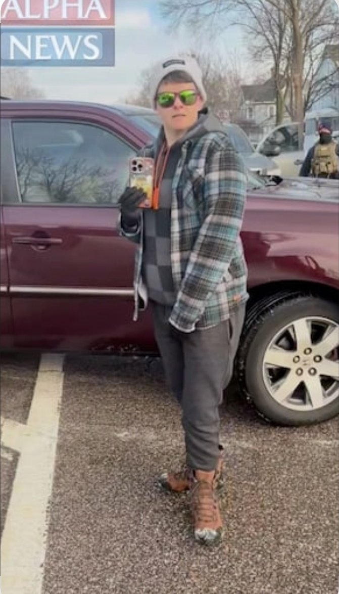 Chicago1Ray's tweet image. The older millennial nails it 🚨

Her partner used her kids arms as ashtrays, given the choice of keeping her kids, or losing her partner.. she chose the lesbian 

Amazing how every hero of the left turns out to be an awful human being 

Why hasn't her partner been charged yet