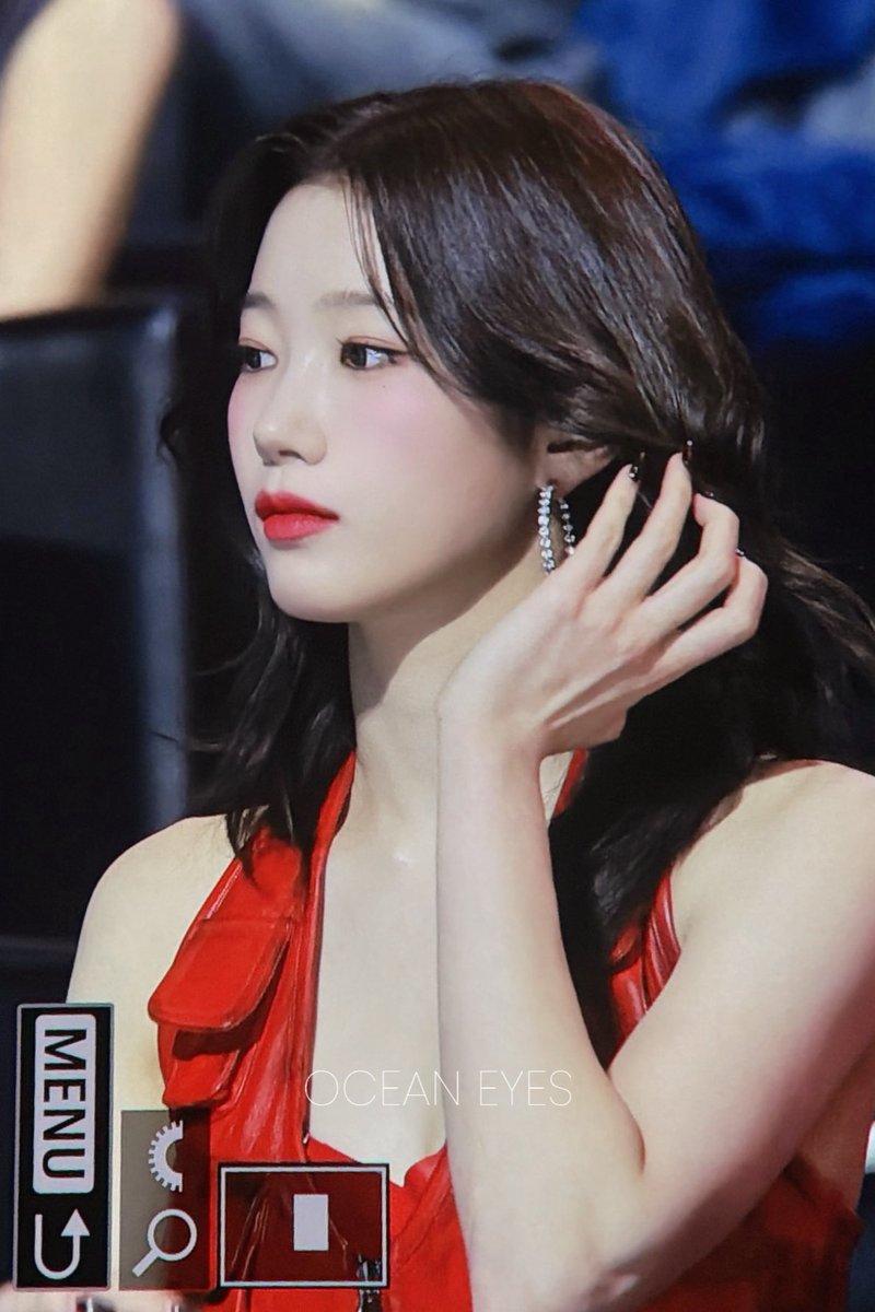 OCEAN EYES tweet media