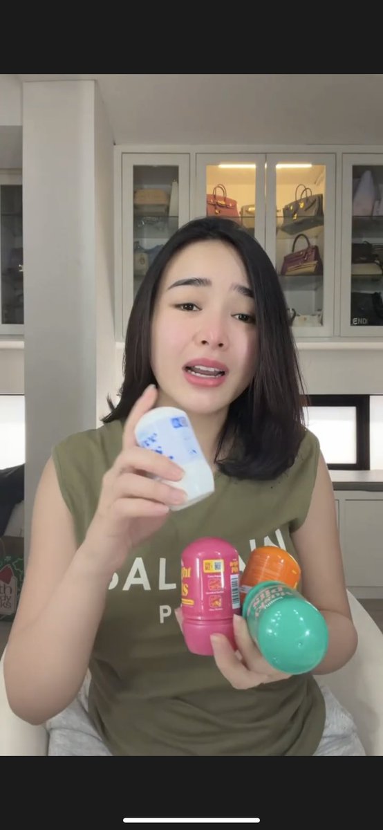 arccsia's tweet photo. aku lagi super kepo sama PITS antiperspirant dari Bodify yang lagi rame banget ini.

awalnya keracunan gara-gara liat kontennya Amanda Manopo! langsung deh cuss nyoba, ternyata emang sebagus itu! 💭👱🏻‍♀️

#BodifyPITS #Bodify #Antiperspirant #Deodorant https://t.co/Ni2fPUrDlx