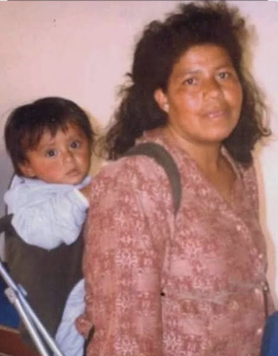 GabrielSoglio1's tweet image. En una Argentina gobernada por la xenofobia y el odio, debemos recordar a Marcelina Meneses y su hijo de 11 meses que, un día como hoy de 2001, perdían la vida al ser arrojados por otros pasajeros de un tren en movimiento antes de la estación Avellaneda, por ‘boliviana”...