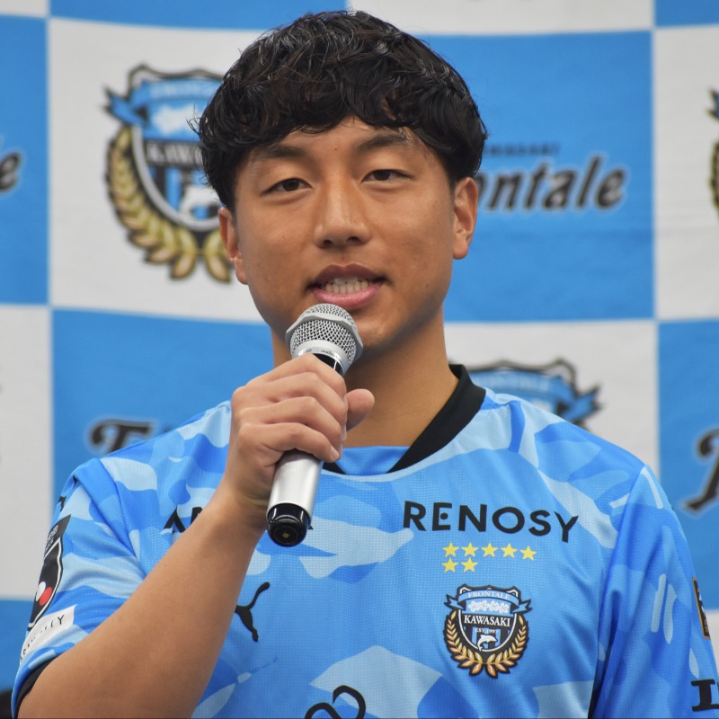 SoccerKingJP's tweet photo. 🐬コメント📝
3年ぶりJ1で痛感「もっと成長しないと…」　キャリア初移籍で川崎F加入の山原怜音「まだ見ていない景色が見たい」
https://t.co/uVtfSvCfNp

🗣️編集部より
「高いキック精度を誇る山原は『自分の特長でもある攻撃力は、必ずこのクラブで生かせるという自信を持って来た』と話しました」