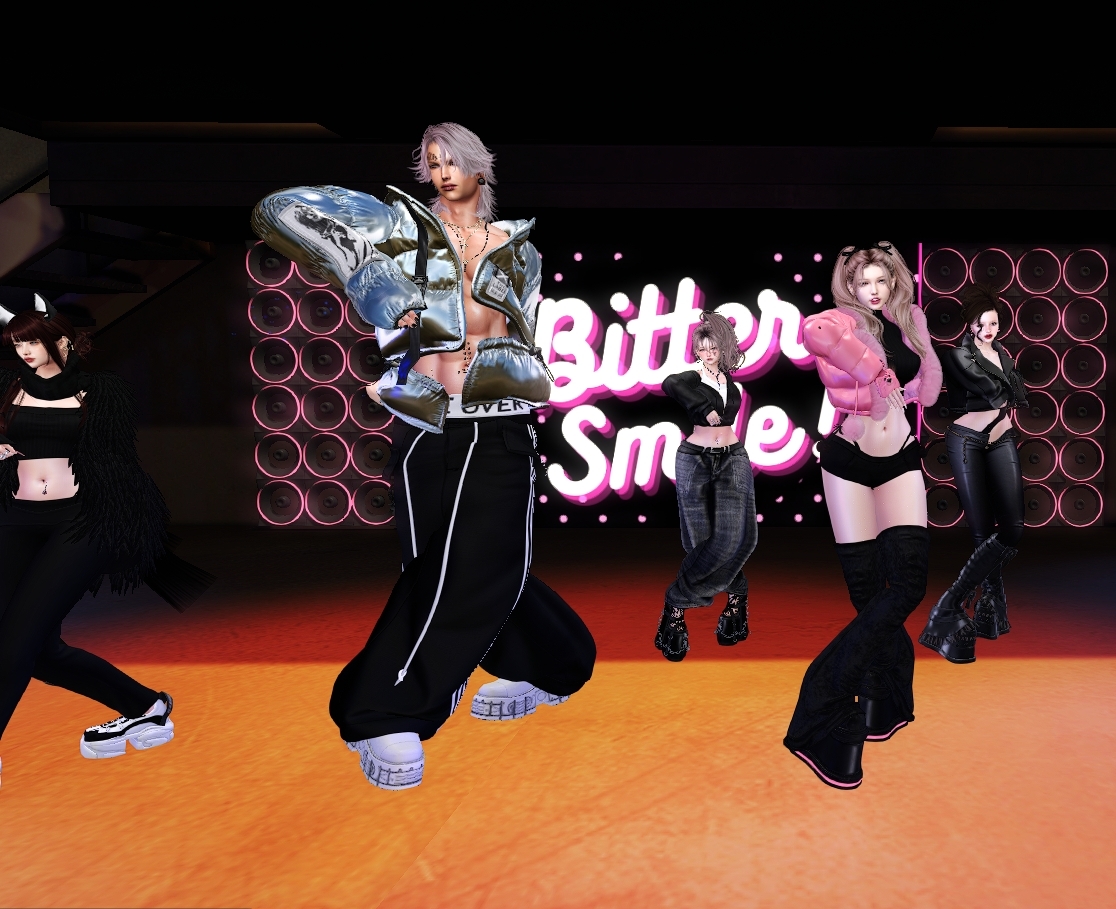 本日はBitterSmileさんへ伺いました😀
DJキリンさん　DJ星さん　DMルシさん　えりんさん💕
楽しいです💕🍀