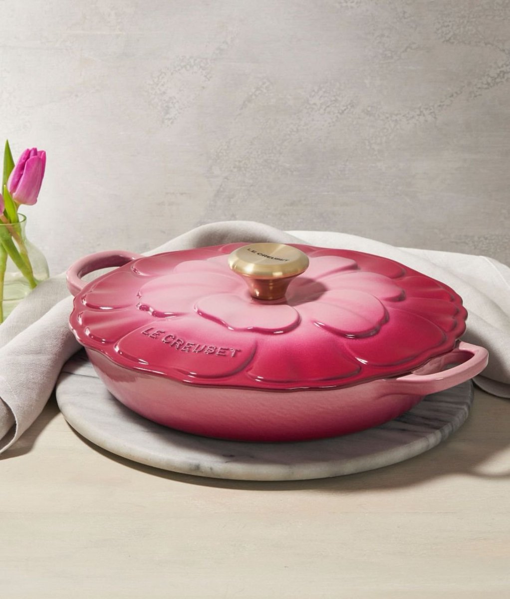 fairyprxncess's tweet image. Collection of Le Creuset's signature petal braisers