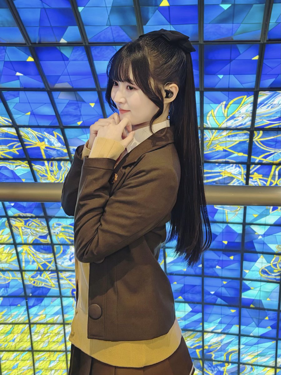 新春Liveよりはや1週間…

駆け回ったり『⬆️٩(ˊωˋ*)』しながらの演奏にもすっかり慣れ、楽しさ溢れる新春公演でした🎹

新年早々ステキな皆さまとご一緒でき、熱い声援と音楽を目一杯浴び…2026年のスタートが最高のものに🌄

今年も皆さまと幸せな1年を作っていけますように🎍

#C2機関 #艦これ #1MYB