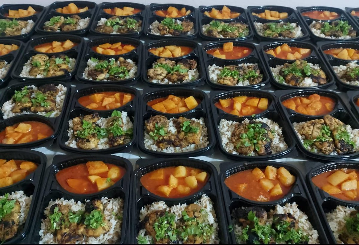 ﷺ قال: {خياركم من أطعم الطعام}، وأمر به كأحد أفضل الأعمال بعد إفشاء السلام
الدال على الخير كفاعله واللي حابب يشارك في الخير يتواصل معايا
 ( وَفِي ذَلِكَ فَلْيَتَنَافَسِ الْمُتَنَافِسُونَ )