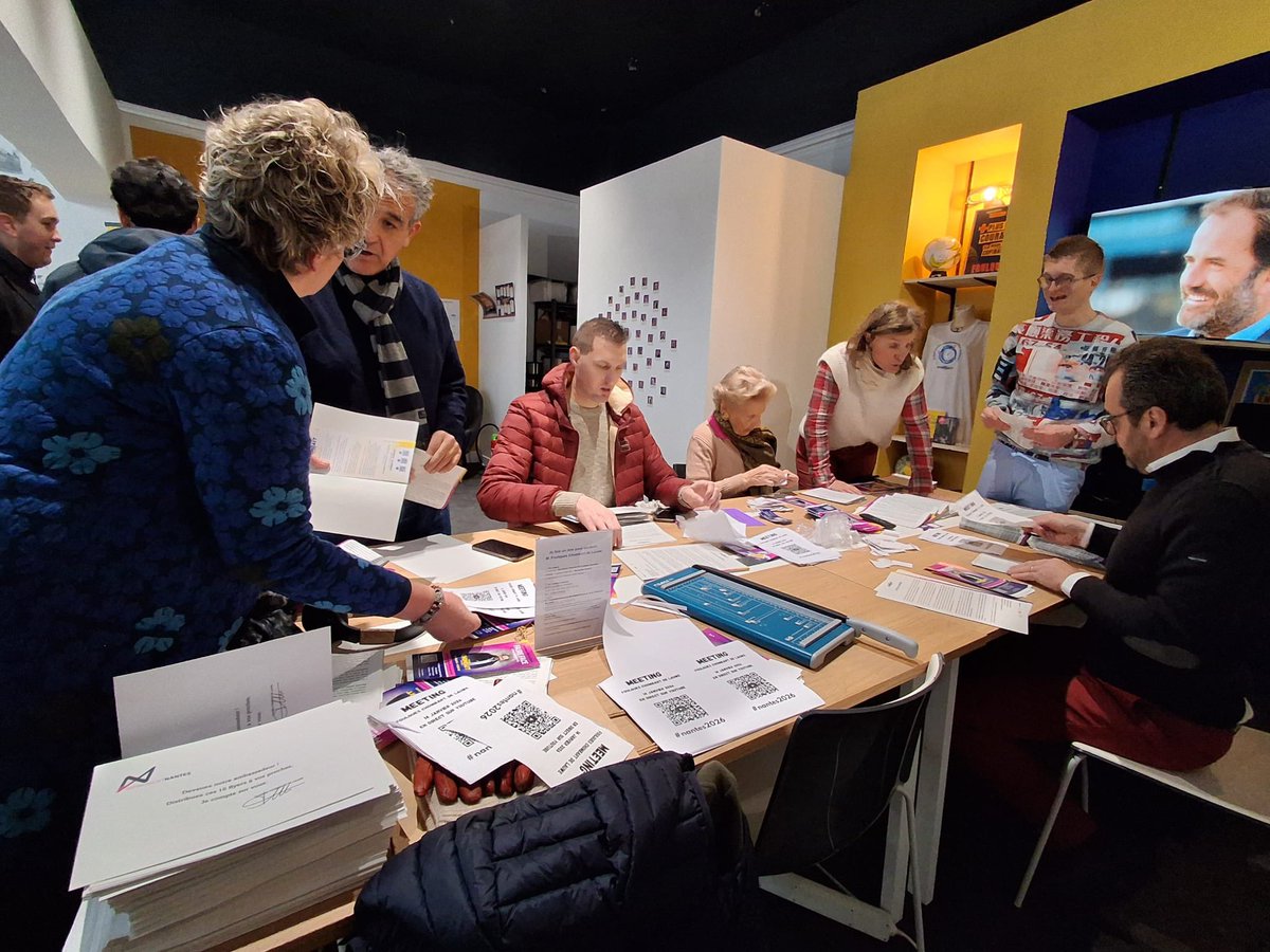 Les Nantaises et Nantais rencontrés ce matin nous le disent : il veulent changer de Maire et ils commencent à vraiment croire que je suis l’alternative tant attendue. 
Merci 🙏 
Ça fait du bien !
Merci aux formidables militants qui battent le pavé nantais tous les jours sans