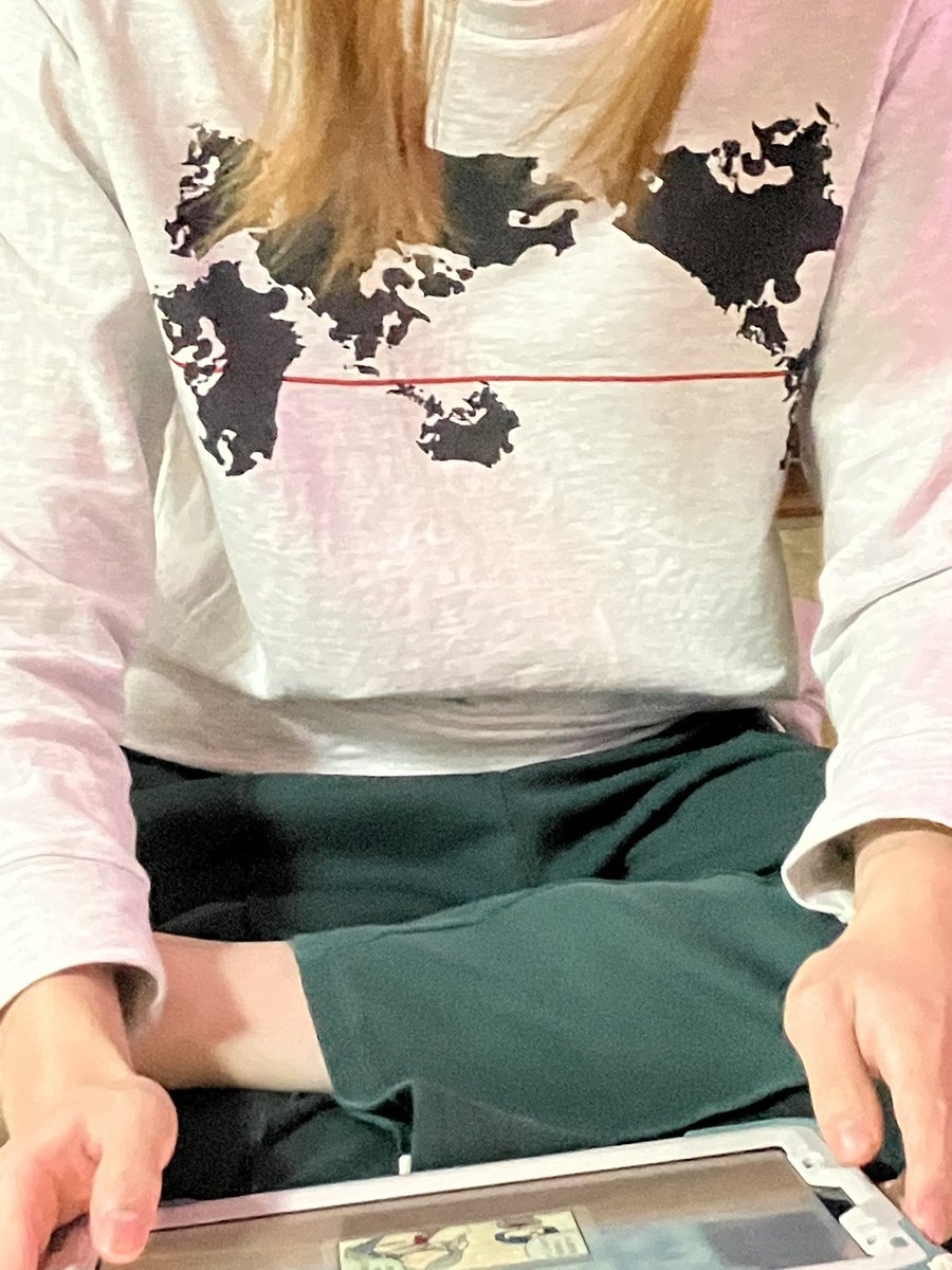 世界地図のTシャツ着てるな〜って思ったら全部九州で笑った