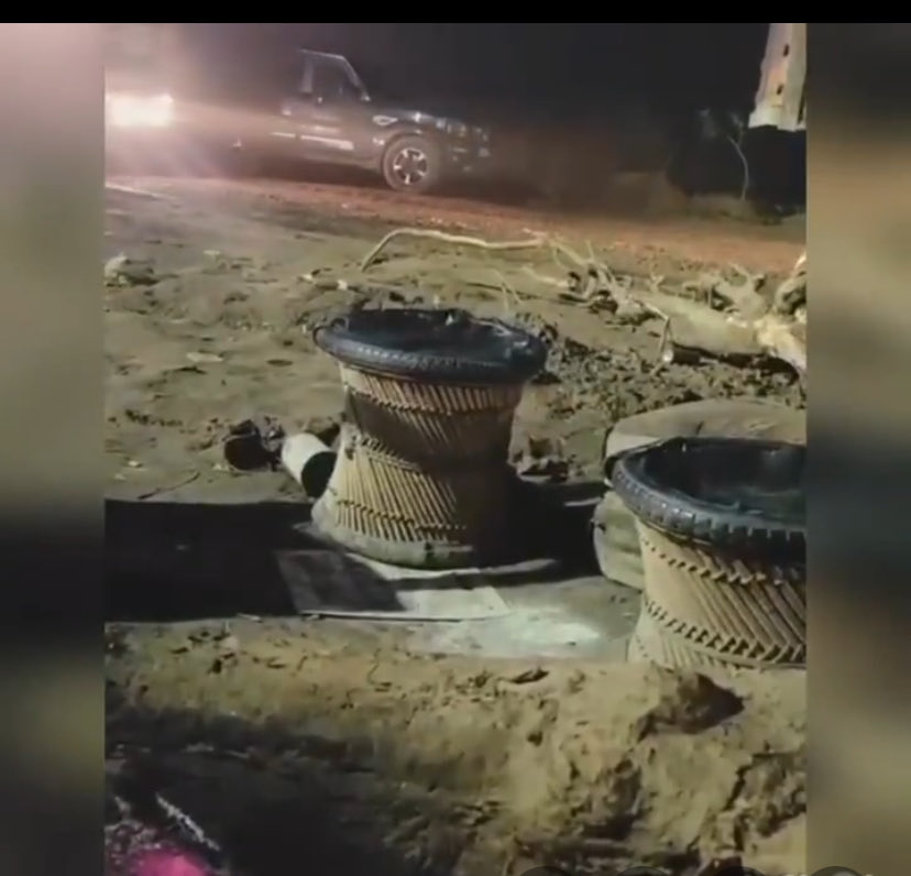 आज की शाम अपने 
ईंट भट्ठे पर काम करने वाले कारीगरों के हाथ 
बाँटी - चोखा दाल का सुखद आनंद 
अलाव और अपनों के साथ वार्तालाप 😎