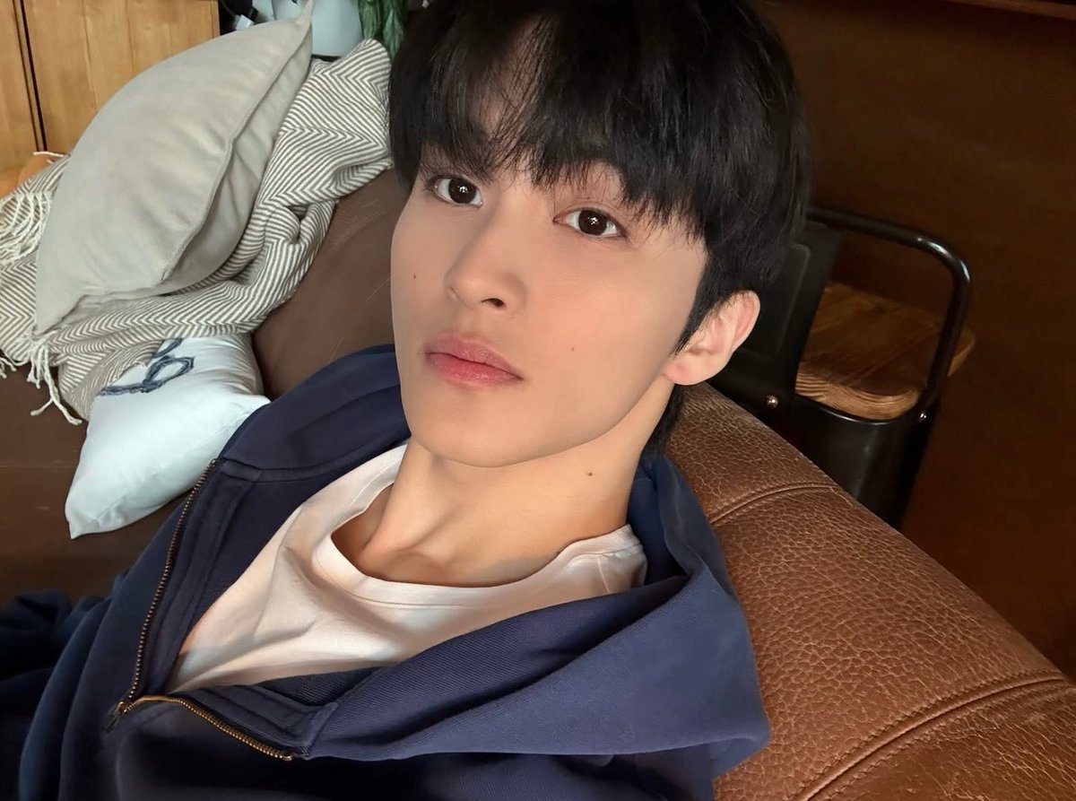 markkluv_'s tweet photo. 다시봐도
렘스타는 정말   ㄹㅈㄷ엿어….
사진 하나하나가 다 너무예뻐서 끌어안음 https://t.co/295m9sn4RQ