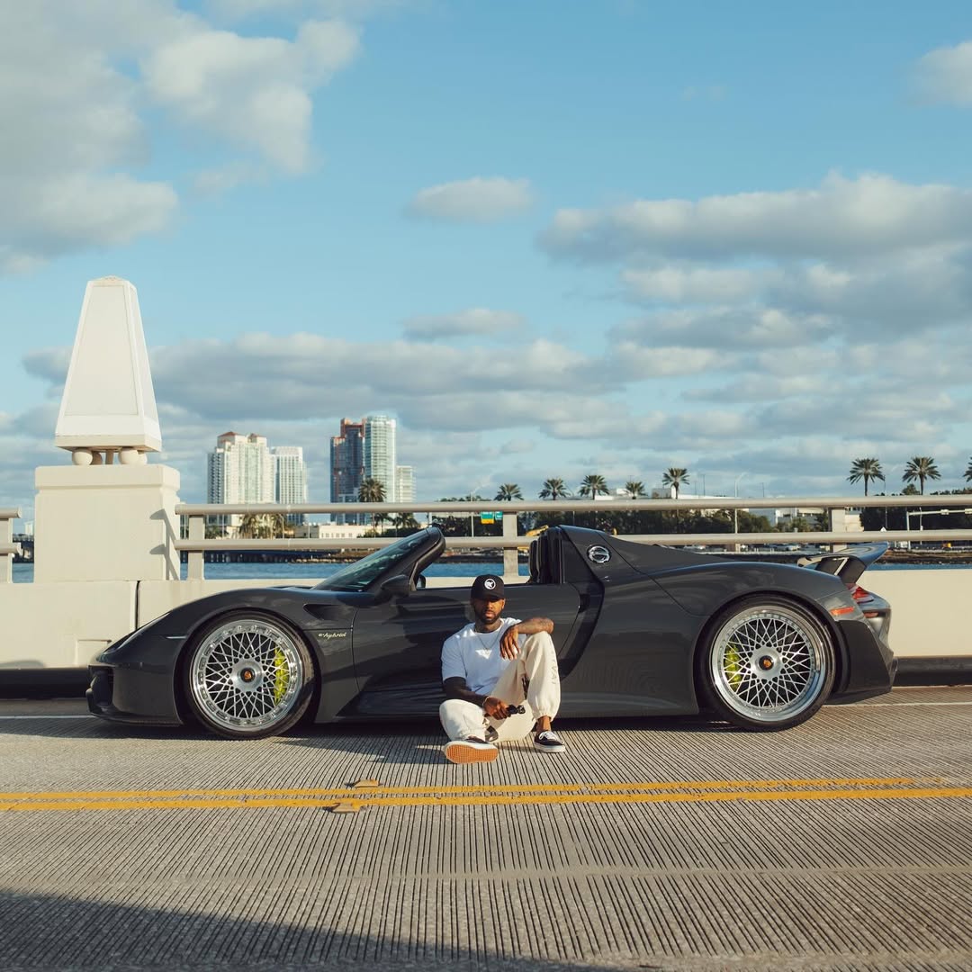 Timothycue's tweet image. How long do you plan on being “HUMBLE” ? 🙄

2025 …. Show out a little bit. 

📸: @brndnslvra 
#WallStreetAcademy #ForeverInProfit #TechnicalLife