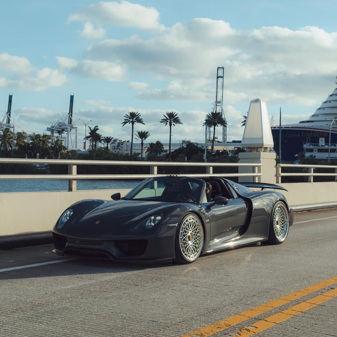 Timothycue's tweet image. How long do you plan on being “HUMBLE” ? 🙄

2025 …. Show out a little bit. 

📸: @brndnslvra 
#WallStreetAcademy #ForeverInProfit #TechnicalLife