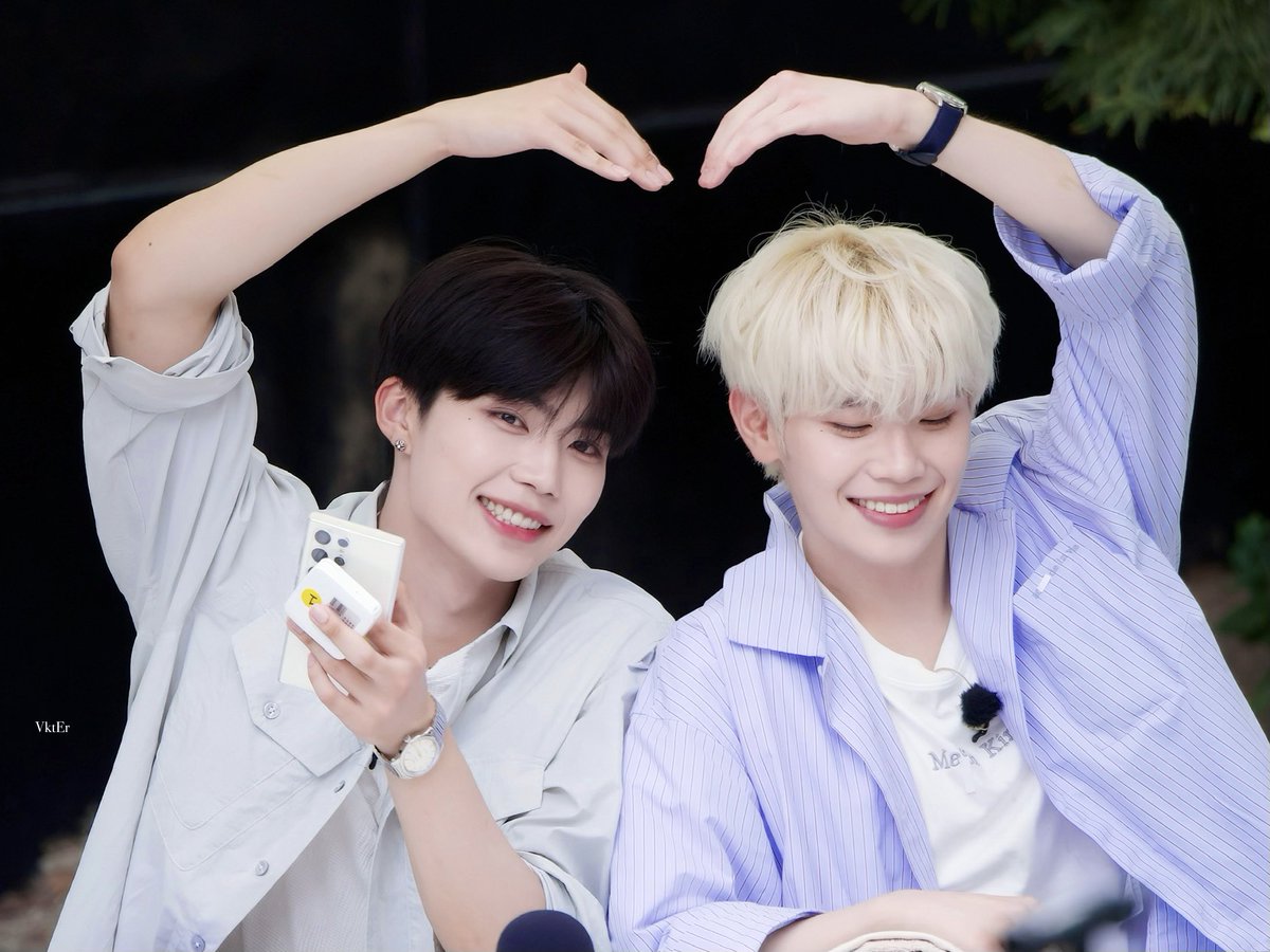 250811   #태건브이 ෆ⸝⸝꙳

#김태래 #KIMTAERAE #キムテレ
#박건욱 #PARKGUNWOOK #パクゴヌク
#제로베이스원 #ZEROBASEONE #ZB1