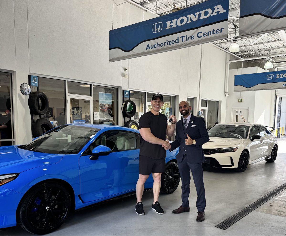 JohnCena's tweet image. Took the Civic TypeR in for service and was fortunate enough to pick up the brand new @Honda Prelude!! Thank U @wc_honda for helping add this Boost Blue Beauty to the Honda Lineup! Time to see what this thing can do!!!