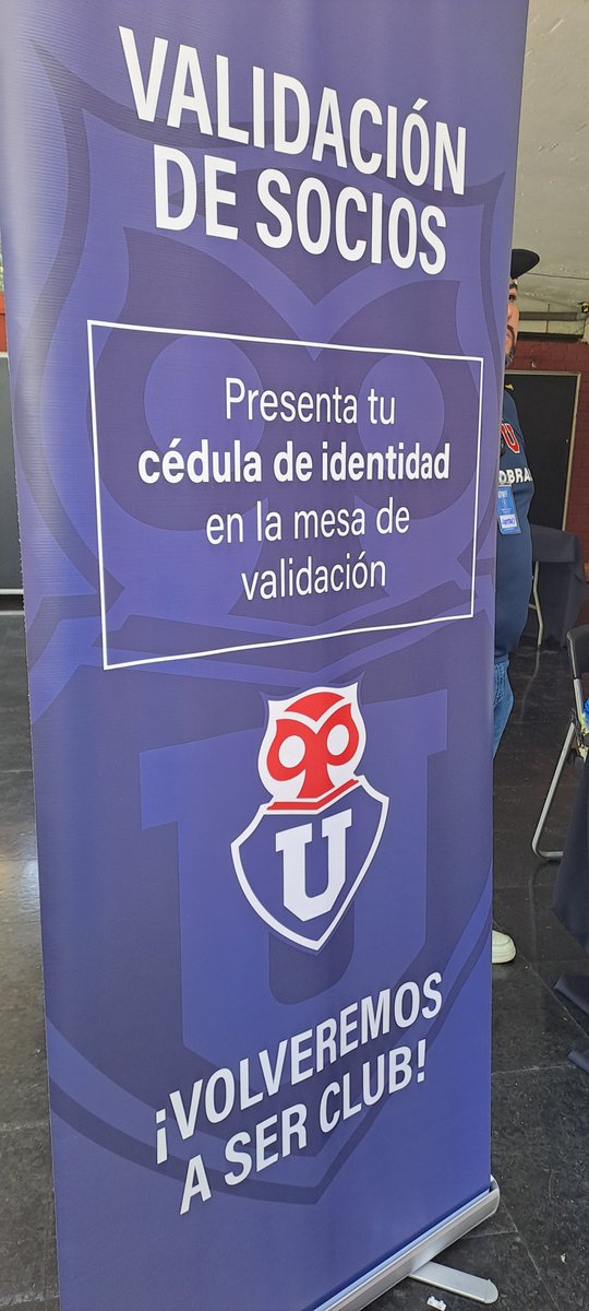 Llegan los directores.

Llegan socias, socios, hacen ingreso.

Llega la gente joven que no pudo asociarse antes del 2007.

Alta expectativa en el liceo Manuel de Salas.

#Corfuch
#ElClubEsDeLosSocios
#VolveremosASerClub