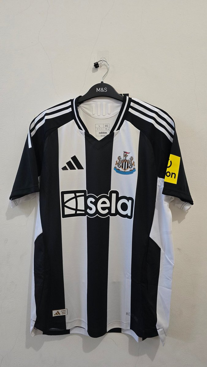 yudistirafarhan's tweet image. Izin mas
#jersey4sale 

@Jerseyforum @jerseysneil @whythecreator @NangorianSports @SerieA_Lawas

Newcastle Home Authentic 24/25
Size M Euro 
900

Newcastle Away Authentic 24/25
Size M euro 
900

All BNWT.
Ambil dua langsung bisa nego.

Terimakasih.