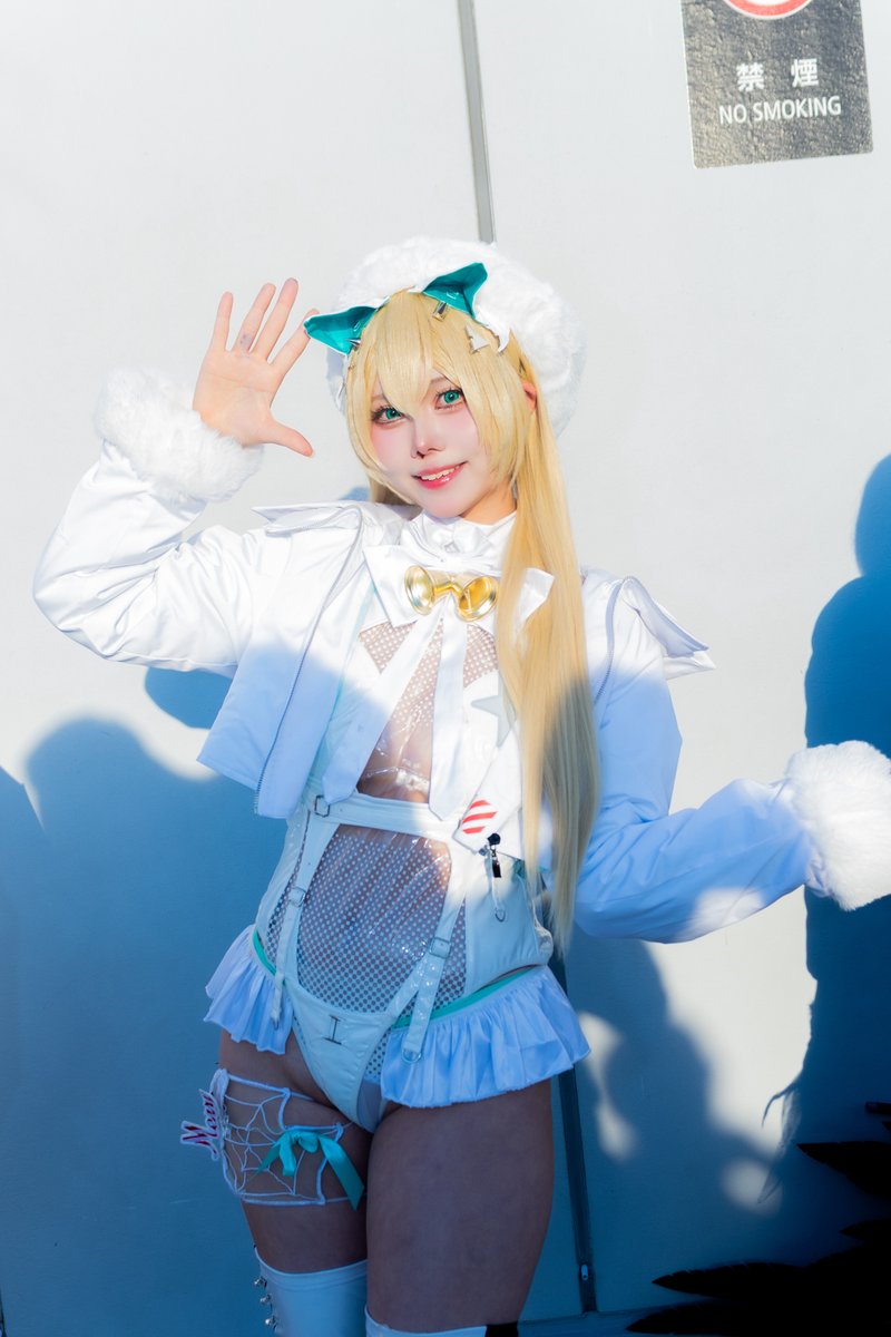 勝利の女神：NIKKE ルピー ウィンターショッパー🎁 (@cos_Hinaa