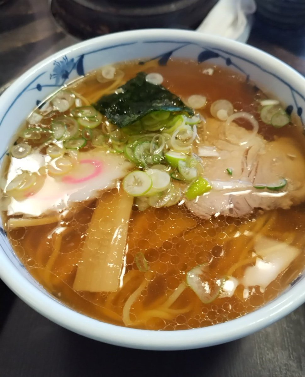 ComJasu's tweet image. 今日のお昼は
#山形市双月
#港屋 さん
#中華そば
#蕎麦屋の中華そば
#蕎麦屋のラーメン
#ラーメン好きと繫がりたい
#TheTraitors 大変美味しかったです！🤭