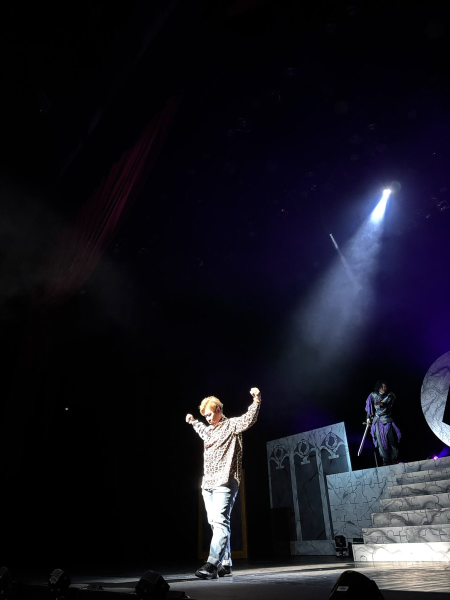 toshiya_1048a_a's tweet photo. #YGシェイクス2026 
全公演終演致しました。
2023年ぶりにユタカを演じる機会を頂きました。銀河劇場の真ん中で熱唱もさせてもらいました笑

本当に学生さん達の熱量と初々しさ、成長速度、突き進む力強さ、何をとっても最高でした。僕も次に向けて歩き出します。

またどこかで交錯できますように。 https://t.co/yDndSto7Gg