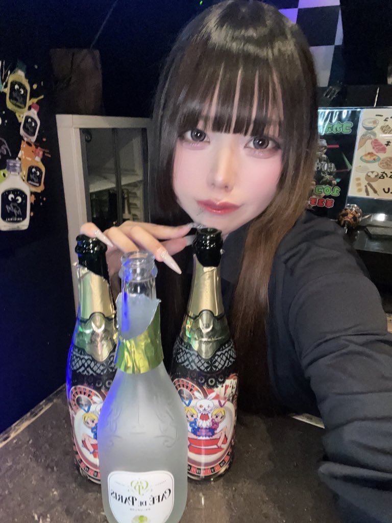 🍾本日の盛り上げ担当🍾 もぐちゃん出勤✨ 一緒に飲んだら絶対楽しい