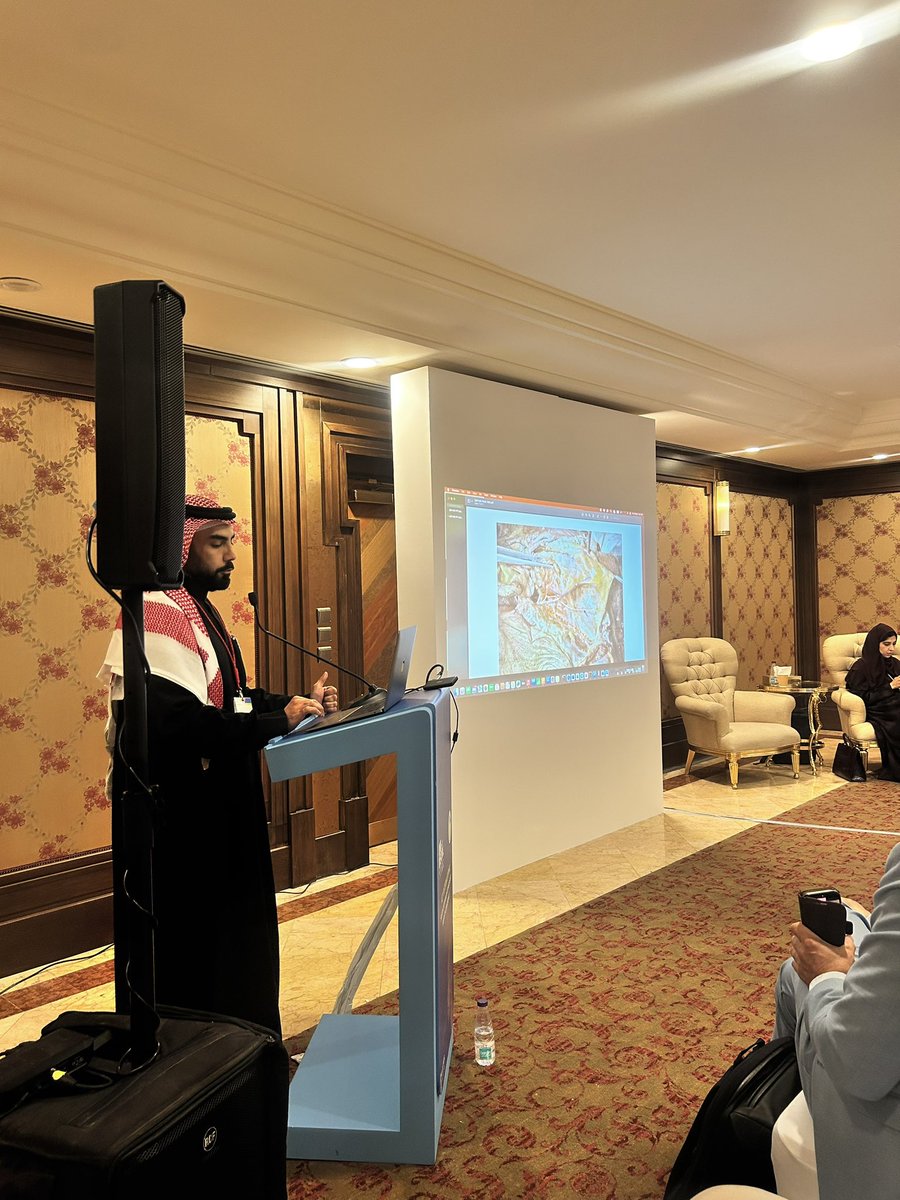 لارا tweet media