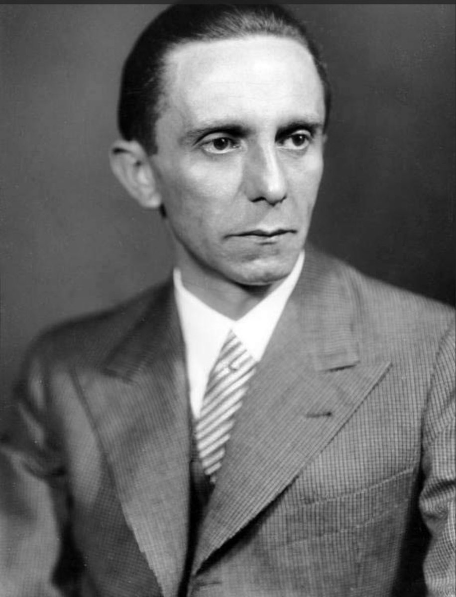 Samstagsrätsel zur Pressefreiheit: 

Wer hat’s wann gesagt? 

"Der Beruf des Pressemannes ist von einer hohen staatspolitischen Verantwortung umgeben; und nur Menschen, die dieser Verantwortung würdig sind, die die sittliche Reife mitbringen, um sie zu tragen, haben das Recht, an