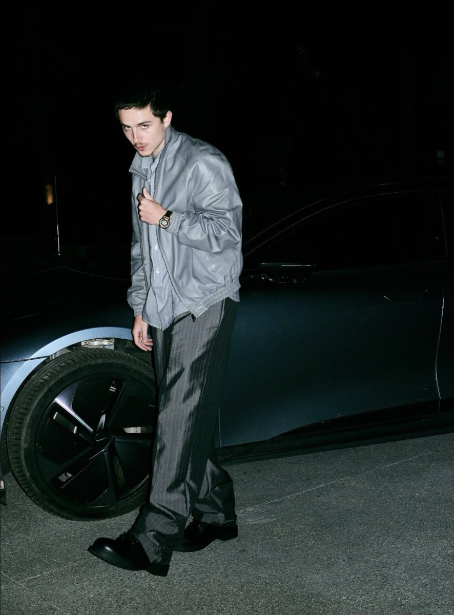 PopCrave's tweet image. Timothée Chalamet shares new photo.