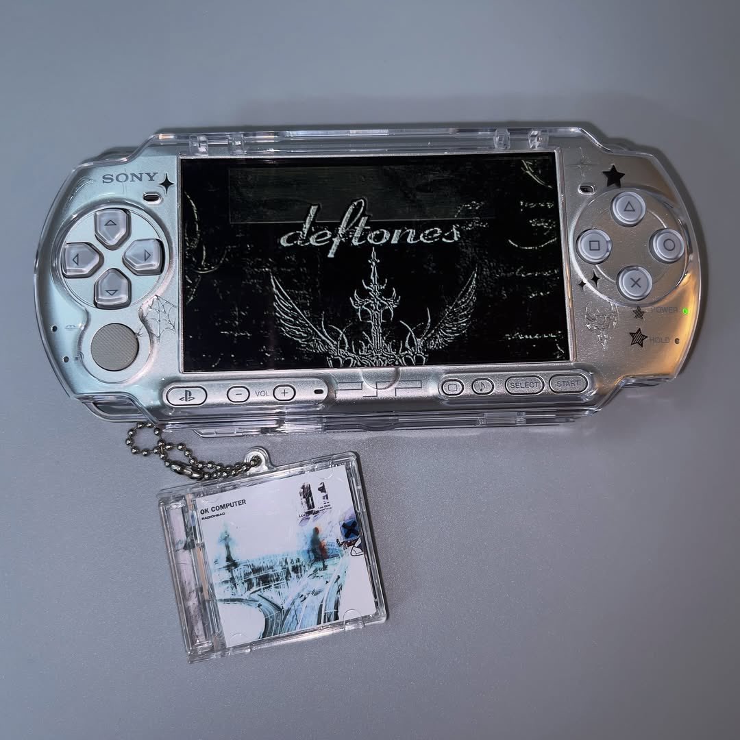 定 (@de3dsoul) on Twitter photo 