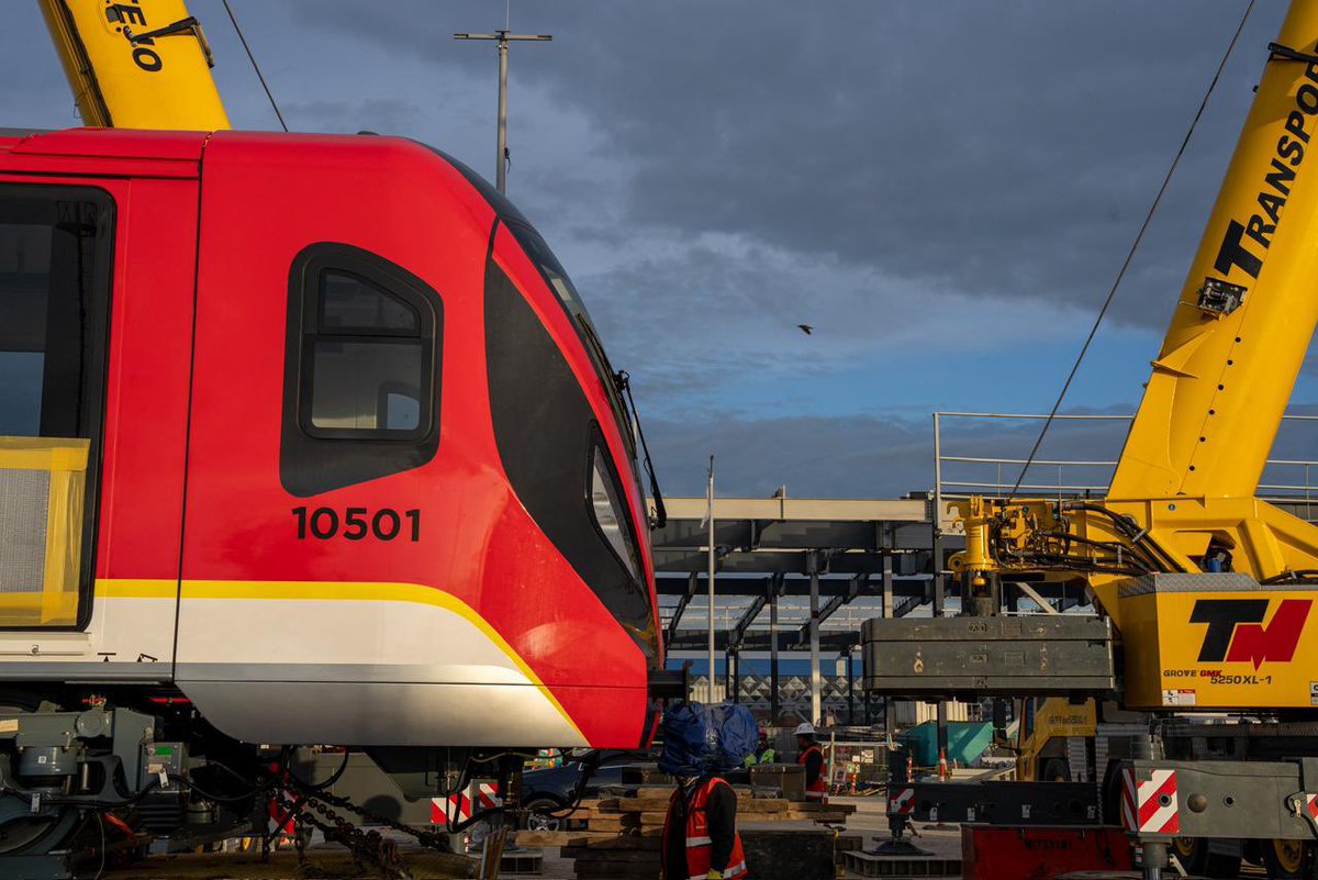 El Metro de Bogotá no para de avanzar: esta madrugada llegó a nuestra ciudad el cuarto tren de la Línea 1. 

Luego de salir el 3 de diciembre de Quingdao, China, el tren ya está en el patio taller de Bosa, donde pronto iniciará pruebas.

Con corte al 31 de diciembre, la Línea 1