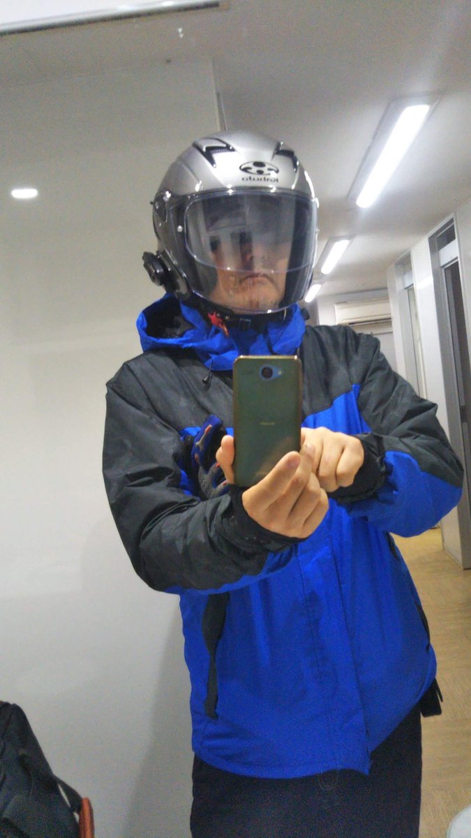 qOTDlLcriFFyvG4's tweet image. 私のヘルメットはずっと、 #OGK さんの #EXCEED で御座います 😉
個人的には、#EXCEED2 に青色のが欲しいと思ってます🙏。
でも、そろそろ、白いフルフェイスヘルメットもいいかな〜と思っています😁👍