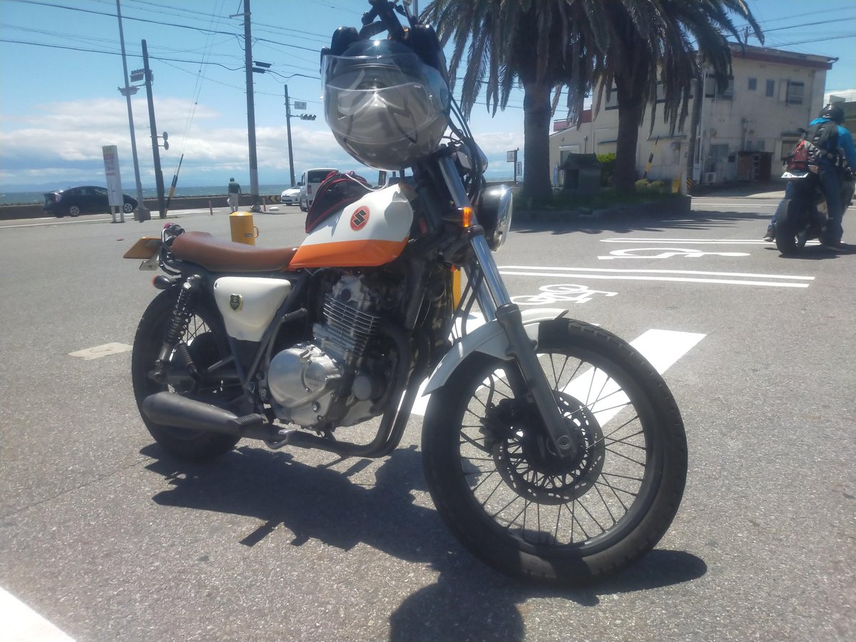 qOTDlLcriFFyvG4's tweet image. 私のヘルメットはずっと、 #OGK さんの #EXCEED で御座います 😉
個人的には、#EXCEED2 に青色のが欲しいと思ってます🙏。
でも、そろそろ、白いフルフェイスヘルメットもいいかな〜と思っています😁👍