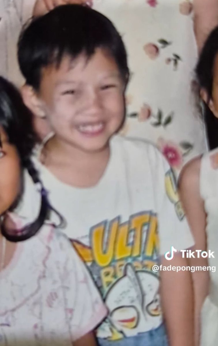 hongzaa's tweet photo. พี่ใส่มายเมโลดี้ น้องใส่อุตร้าแมน 55555555 https://t.co/x31J6xgjvU