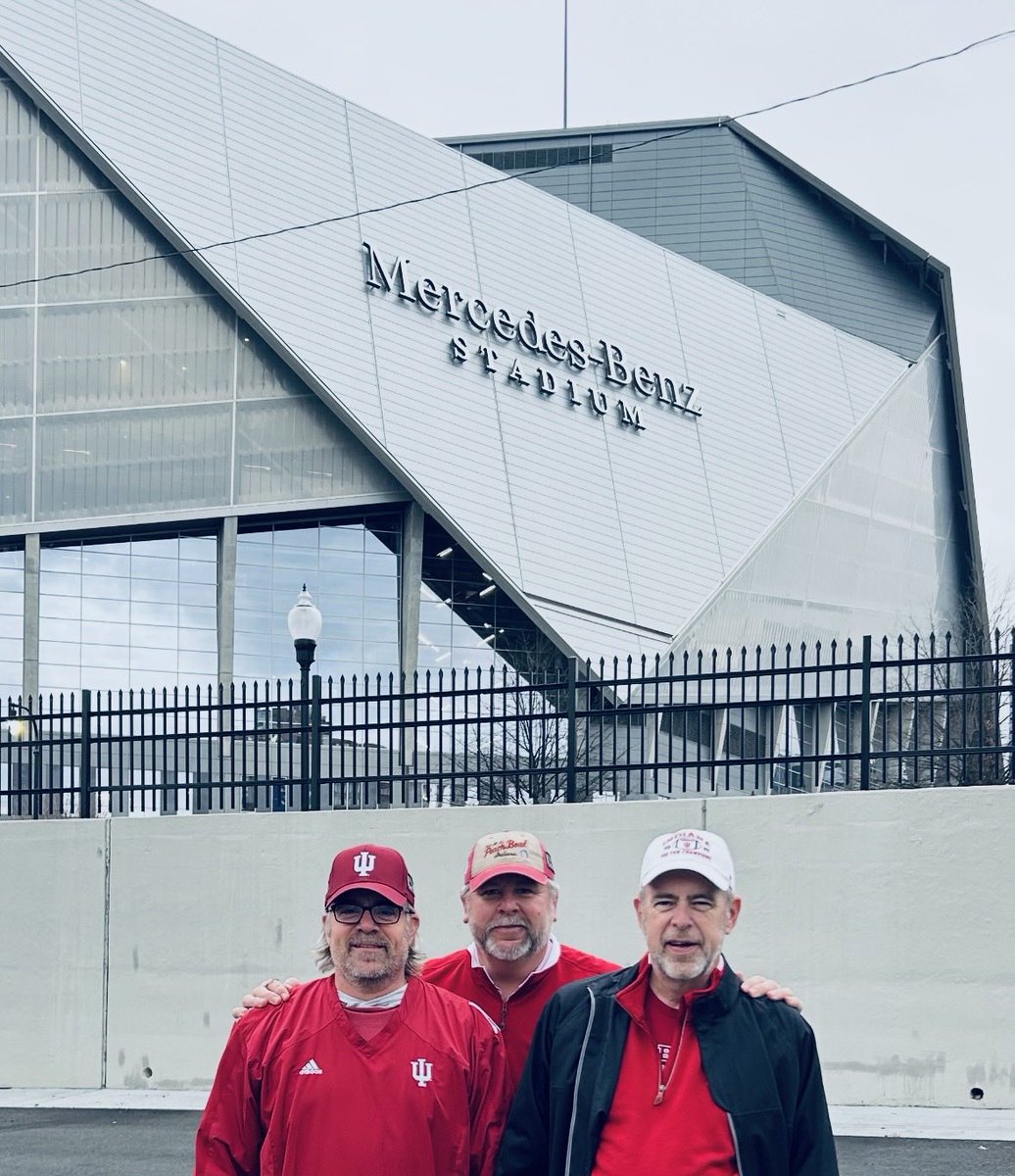 bilgema's tweet photo. Pre-game ⁦w/ Drew &amp; Barry @CFBPlayoff⁩ #PeachBowl 🍑 #iufb 🏈 #ATL https://t.co/32RTF2cLJk