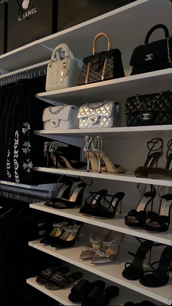 Bllury's tweet image. 