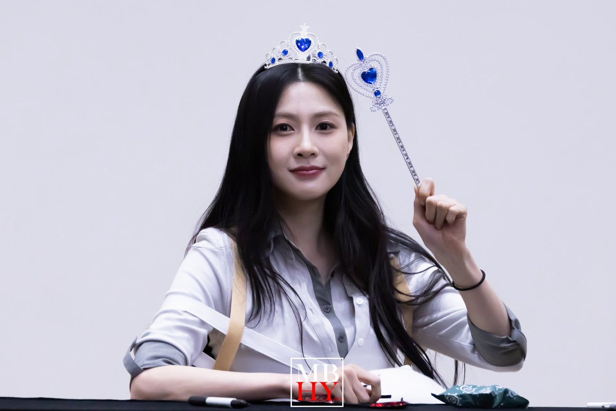 260110 RE:LOVE 애플뮤직 팬싸인회

<a href="/Apinkohy/">오하영</a> 우리의 공주 님👸🏻

#Apink #에이픙크
#Hayoung #오하용 #하영 
#RE_LOVE #LoveMeMore