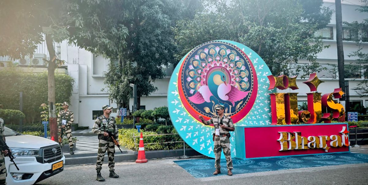 CISFWest's tweet photo. IIJS commences at JWC Mumbai from 08-11 Jan 26 & BEC Goregaon from 09–12 Jan 26
CISF is proud to provide robust and vigilant security, ensuring a safe environment for this historic celebration of India’s jewellery heritage and global trade.#IIJS #SecurityWithDedication @CISFHQrs https://t.co/W19JW03SKR