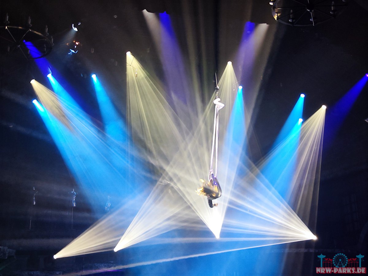 Wie gefallen euch die Shows beim Wintertraum?

#werbungunbezahlt #phantasialand #wintertraum #nrw #amusementpark #themepark #achterbahn #pretpark #rollercoaster #abenteuer #spass #spaß