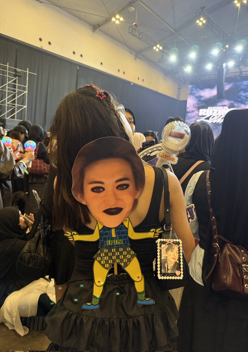 onyourr_em's tweet image. sohee : "anomali apantu"

 #WONBIN #SOHEE
#RIIZINGLOUDinJKT 
#RIIZINGLOUD_IN_JAKARTA