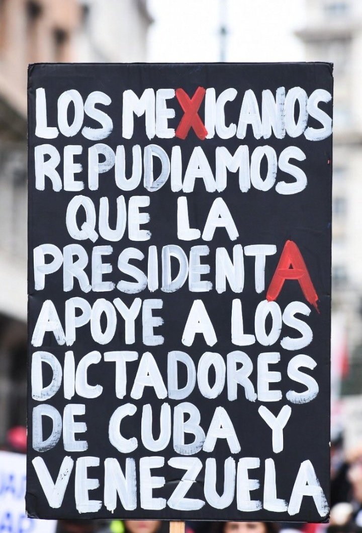 CitlaCarvajaI's tweet image. ESTA ES LA  REALIDAD DE LAS DICTADURAS 
👇👇👇
- Ofrecen Libertad y dan cadenas.
- Ofrecen riqueza y dan miseria.
- Ofrecen paz y siembran odio. 
- Ofrecen democracia y dan dictadura.
- Ofrecen comida y dan hambre.

El comunismo Morenista es una basura.

#MorenaMiente