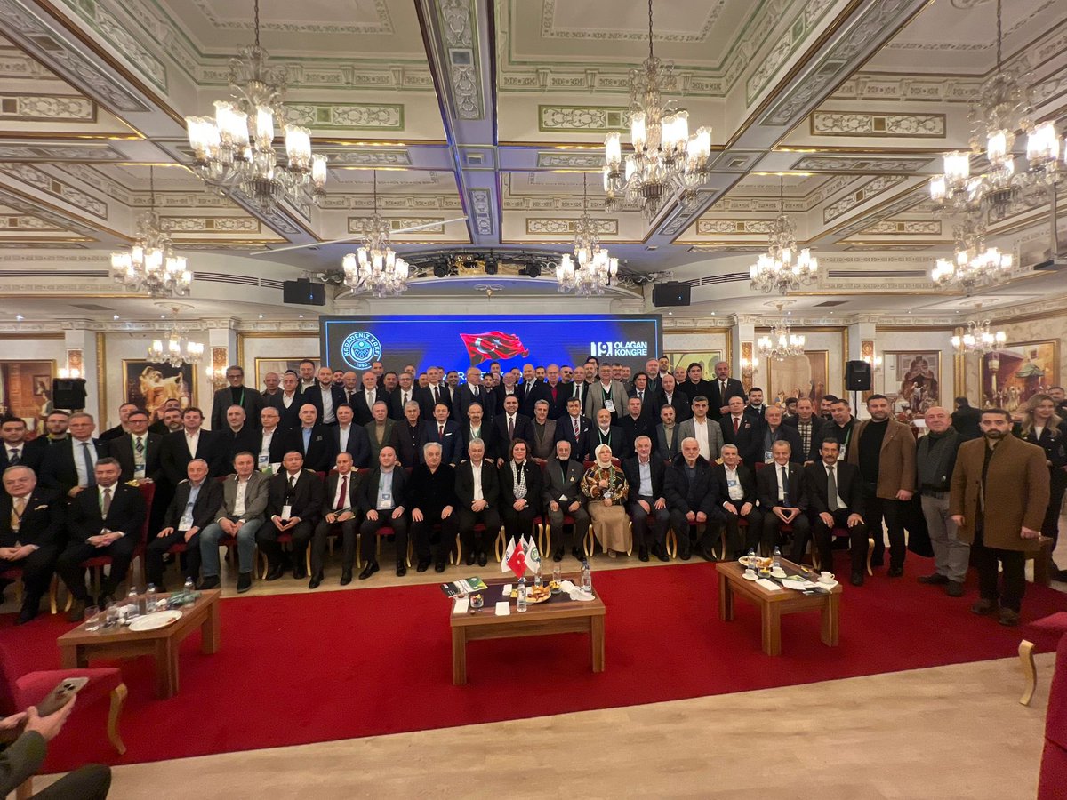 20 yıldır Genel Başkan Yardımcısı olarak görev yaptığım Karadeniz Vakfının 19. Olağan Genel Kurulu’na katıldık.

Dışişleri Bakanımız Sayın Hakan Fidan’ın iç ve dış siyasi gelişmelere dair değerlendirmelerde bulunduğu genel kurulda, Sayın Yusuf Cevahir yeniden Genel Başkanlığa