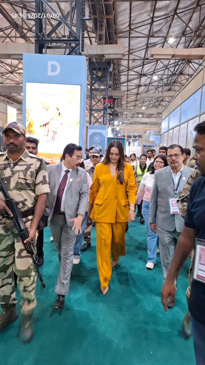 CISFWest's tweet photo. IIJS commences at JWC Mumbai from 08-11 Jan 26 & BEC Goregaon from 09–12 Jan 26
CISF is proud to provide robust and vigilant security, ensuring a safe environment for this historic celebration of India’s jewellery heritage and global trade.#IIJS #SecurityWithDedication @CISFHQrs https://t.co/W19JW03SKR
