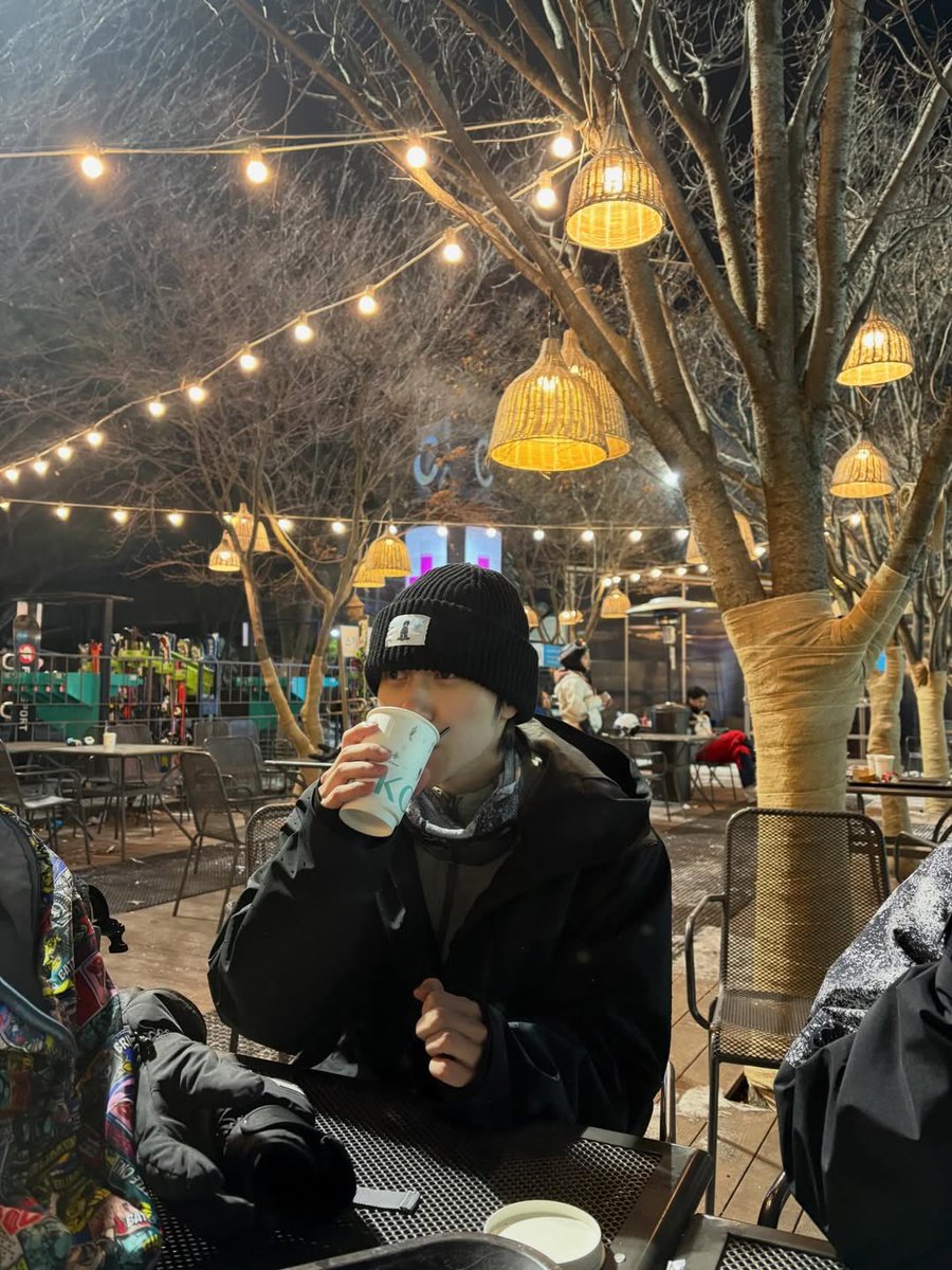 Hendery tweet media