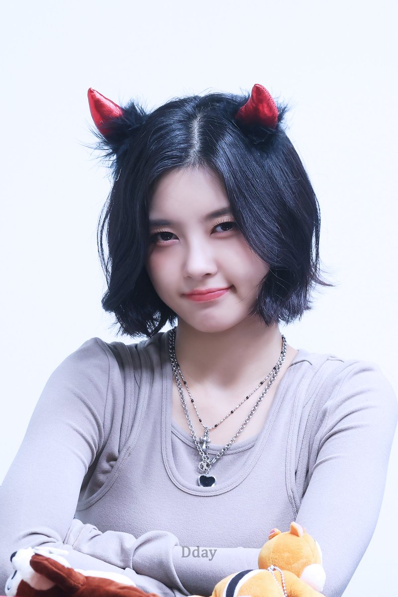 Ddaym_m's tweet photo. 251106 뮤직아트 
#케플러 #김다연 #kep1er #dayeon #요니짱 https://t.co/OSJ2HztZIr